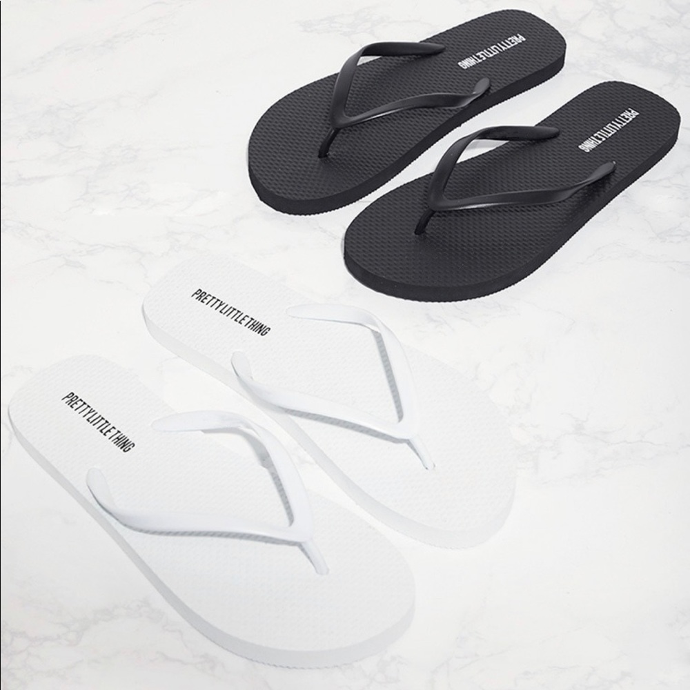 PLT FLIP FLOPS black and white size 6 brand new